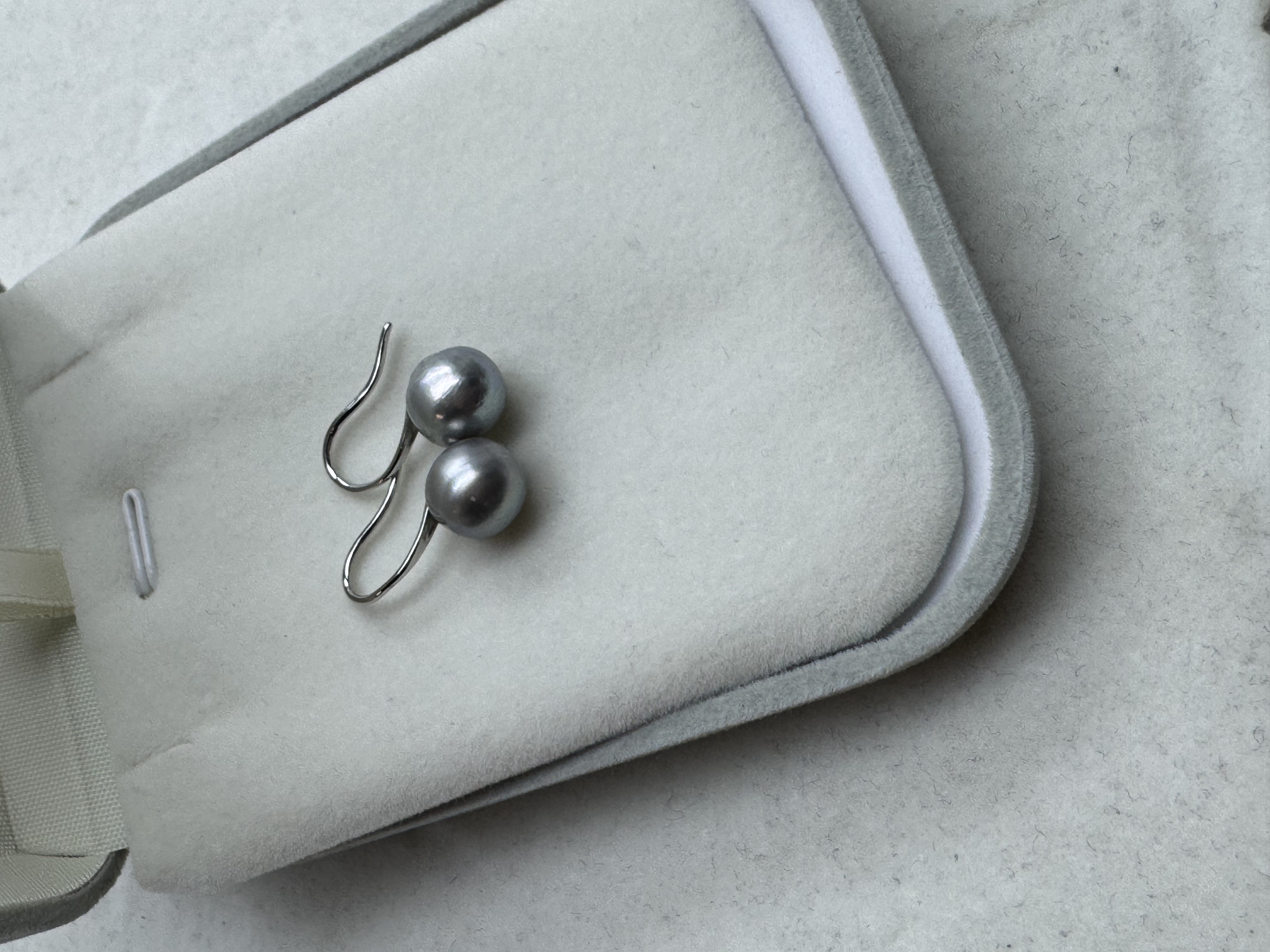 耳环日韩复古/宫廷风格百搭8-9mm灰色珍珠高跟鞋馒头珠