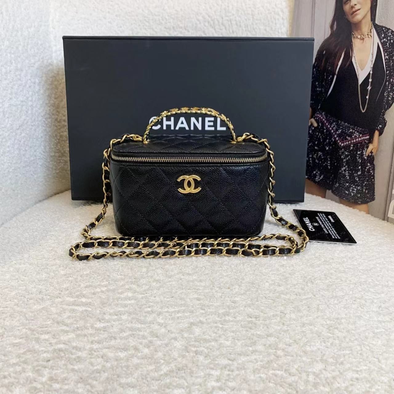 99新 Chanel/香奈儿 壹臻/22s黑金牛镂空字母长盒子31开 31666337