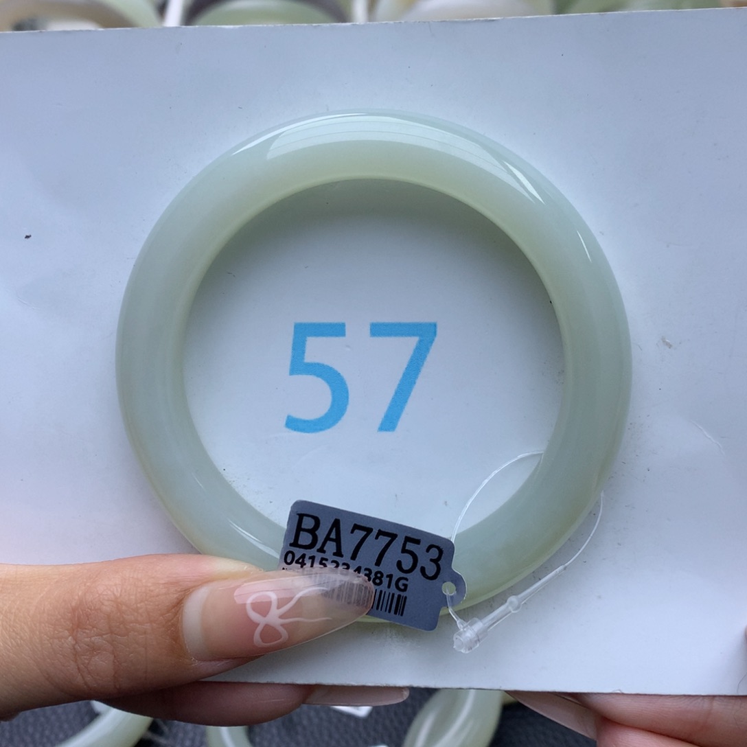 和田玉手镯未镶嵌小*米