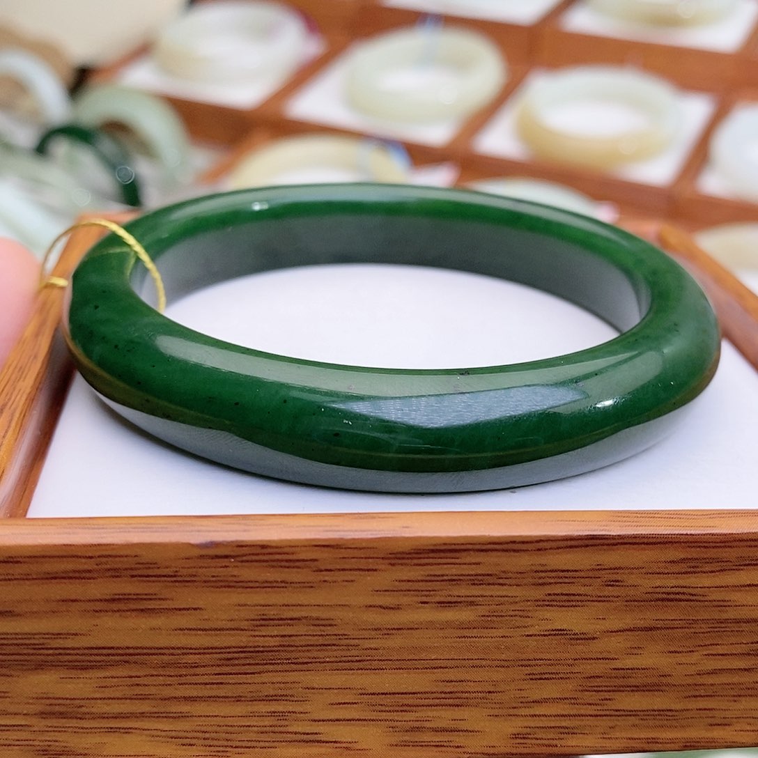 和田玉手镯未镶嵌1***.63