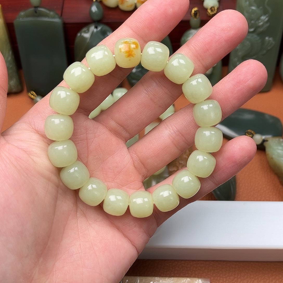 岫岩河磨玉（透闪石质玉）手串未镶嵌M****k