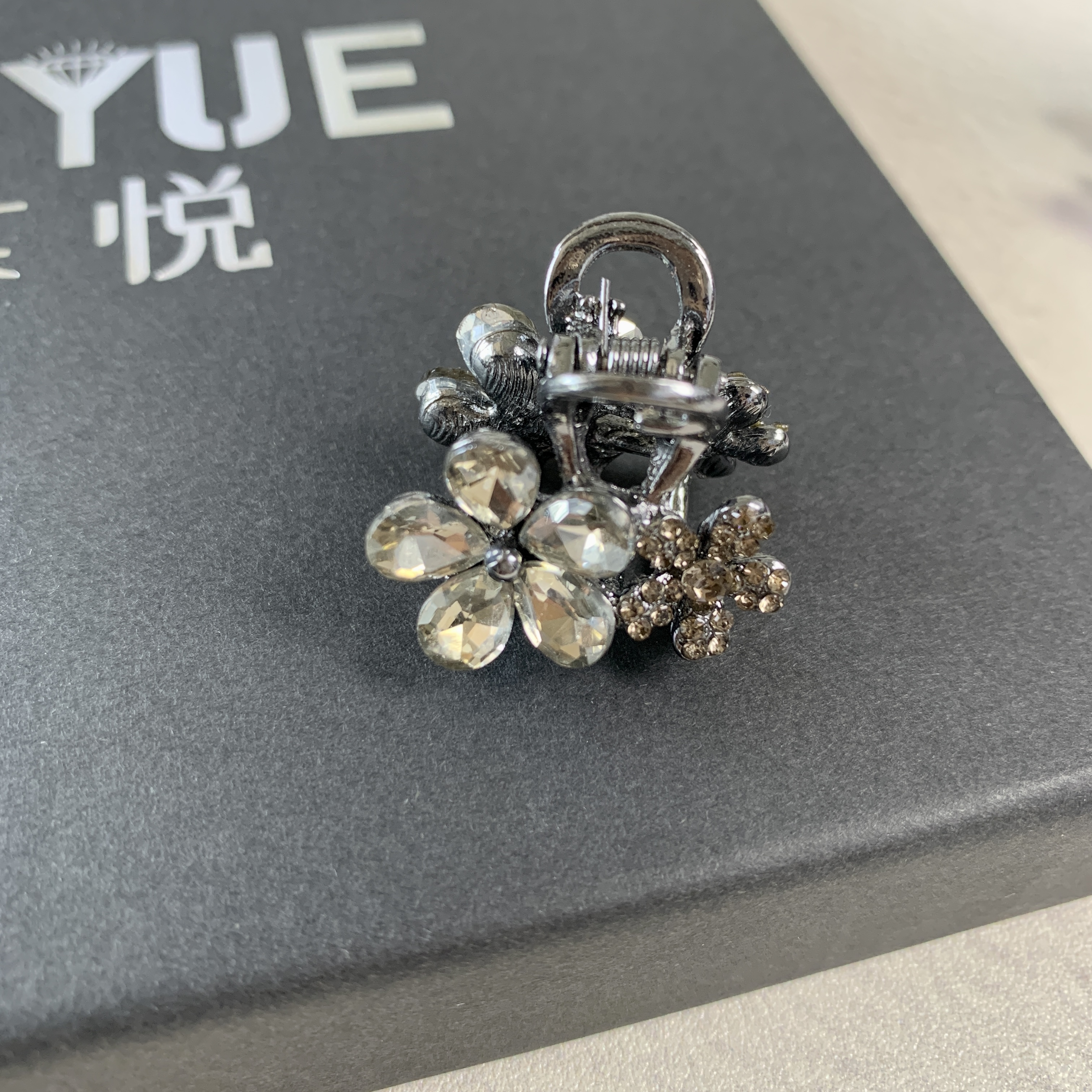 慕悦-【花之恋】专柜正品2cm刘海抓夹半扎夹6042