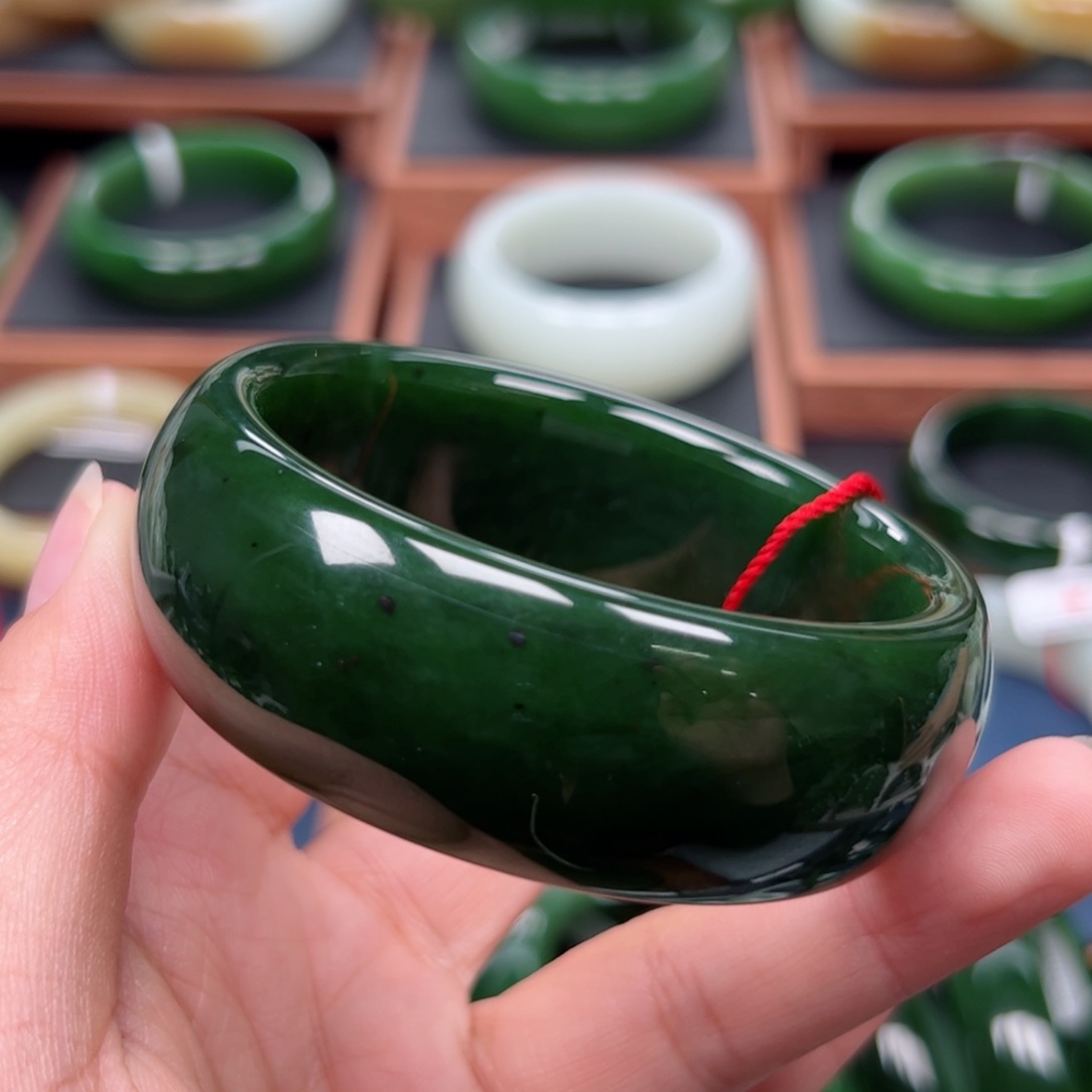 未镶嵌手镯和田玉（碧玉）