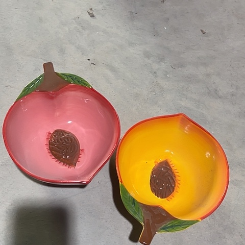 微瑕，不能明火，口径18高度6大号粉桃，黄桃