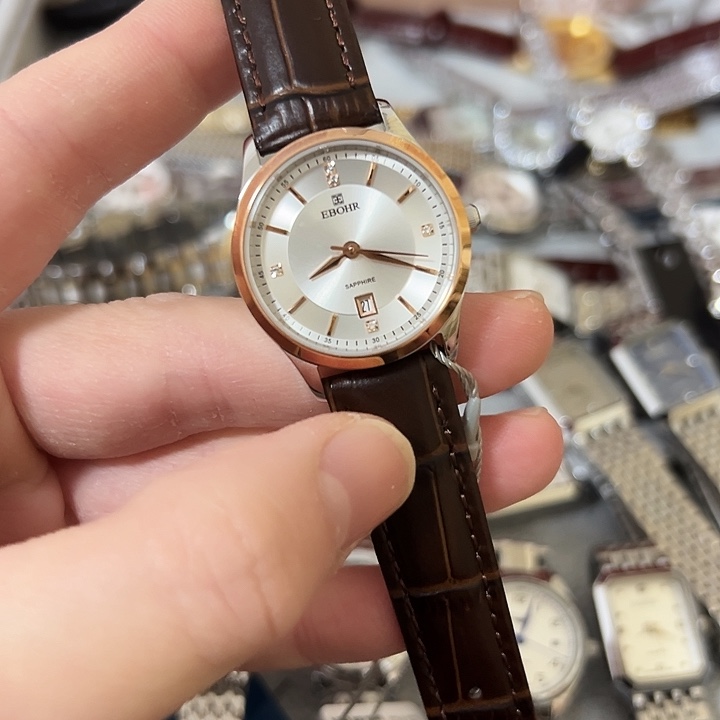 宥***宝钢牛皮（革）钢石英机芯