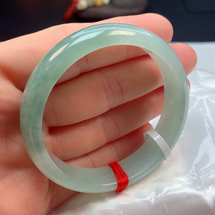 翡翠手镯未镶嵌52圈