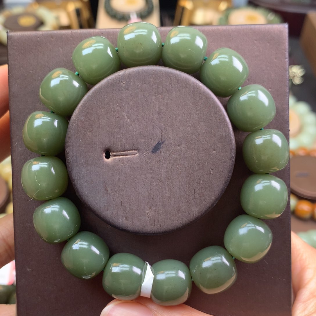 透闪石质玉手链未镶嵌