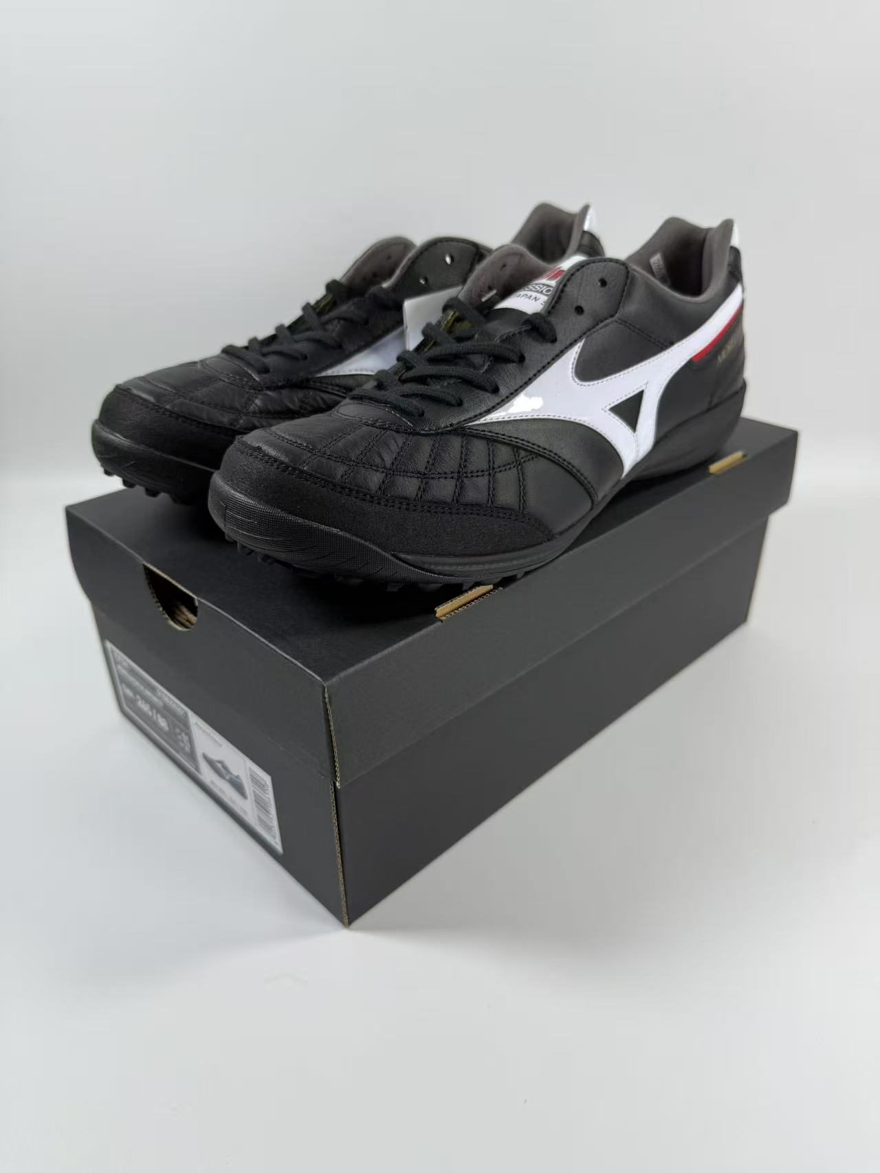 MORELIA莫雷拉日产高端M8袋鼠皮TF碎钉足球鞋专业低帮黑色男款