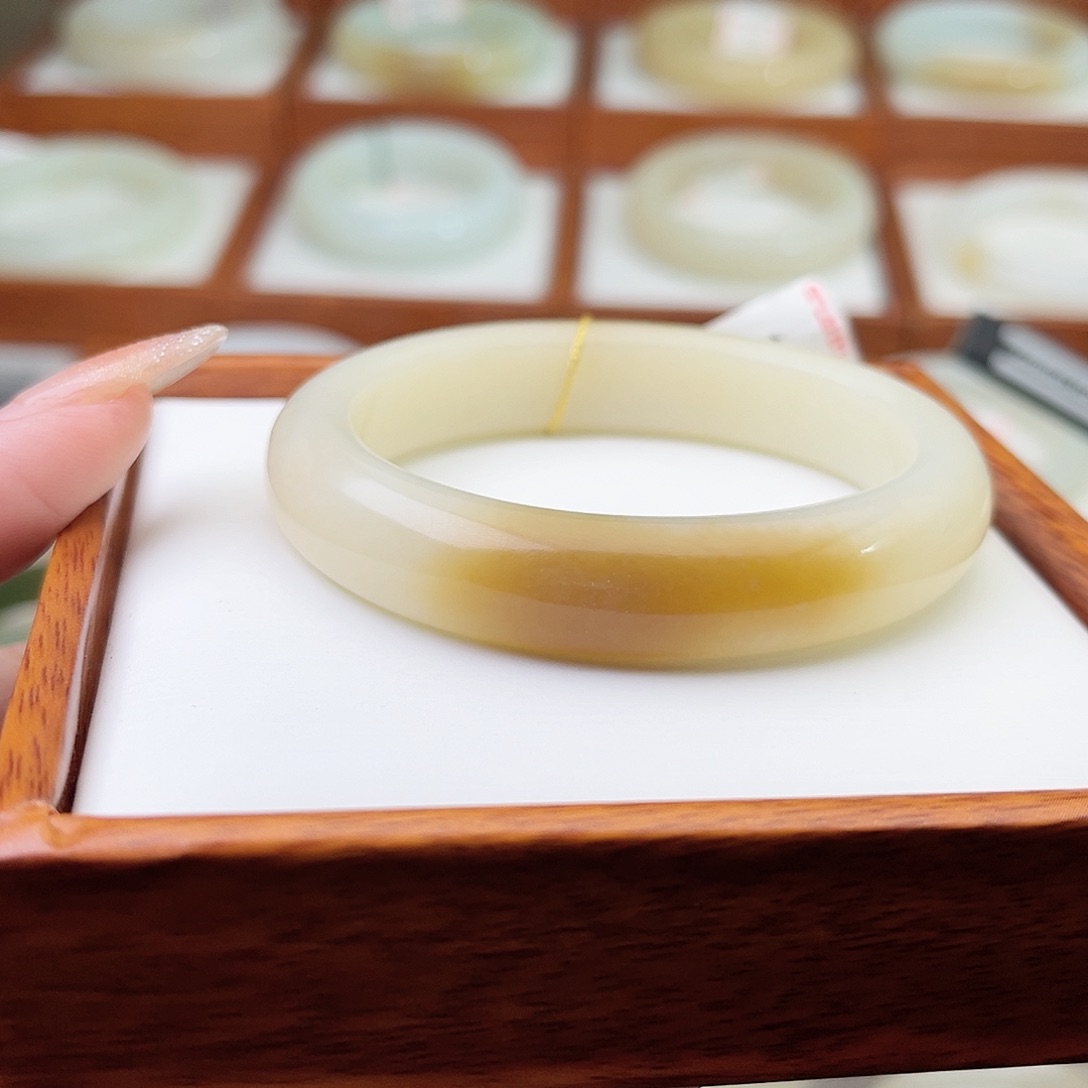 和田玉手镯未镶嵌50.9