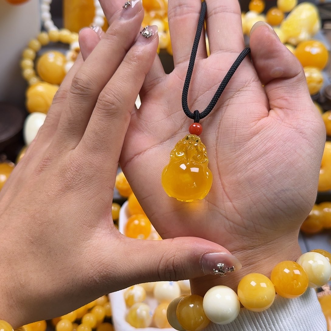 蜜蜡珠宝奇石未镶嵌