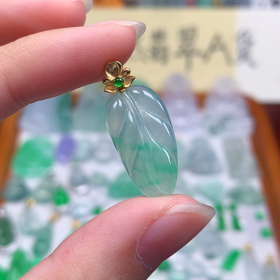 翡翠裸石18K金镶嵌缅甸天然A货翡翠冰种叶子