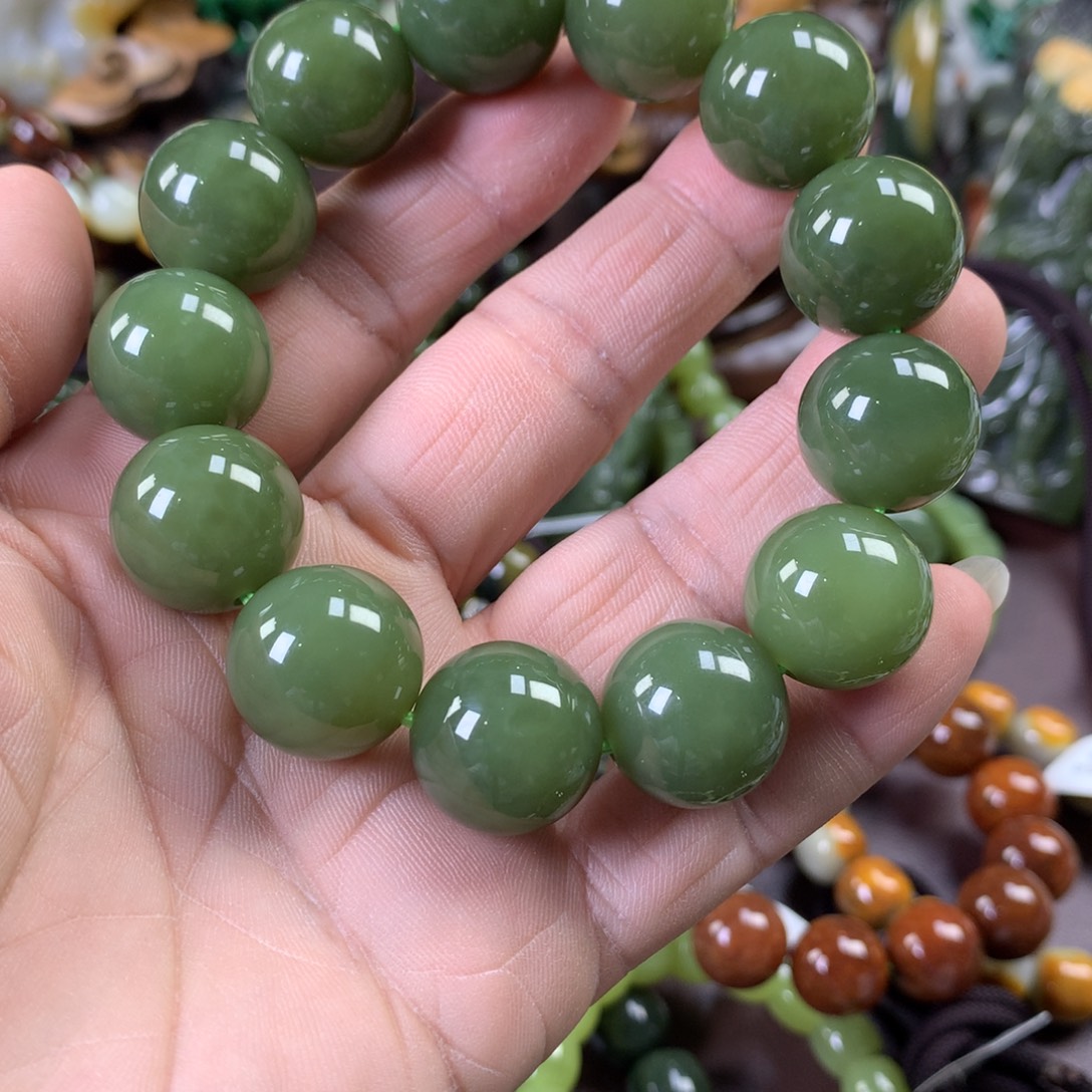 好***退透闪石质玉未镶嵌手链