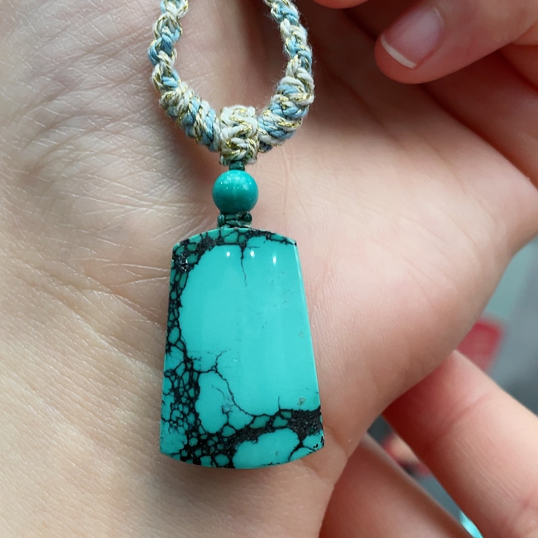 绿松石颈饰未镶嵌