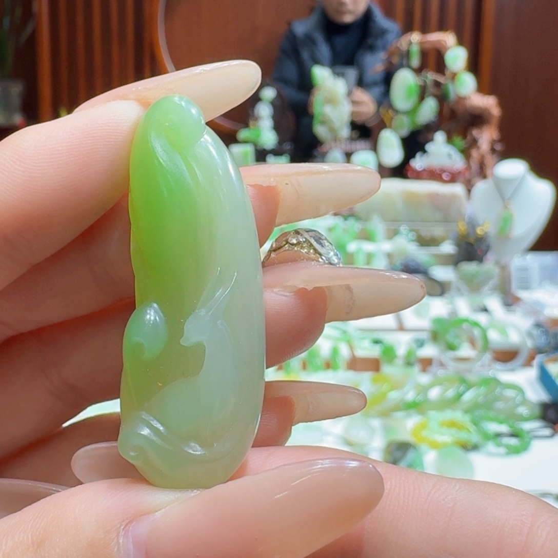 和田玉翠青灵狐未镶嵌