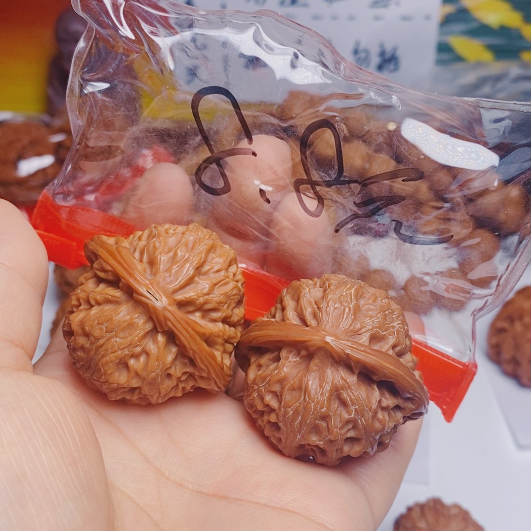 桃核吊坠故*宫灯微瑕