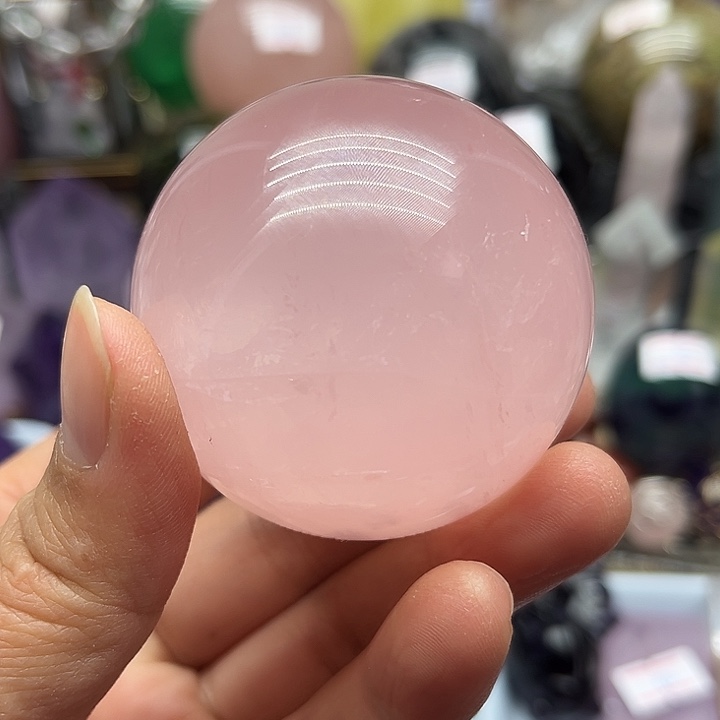 水晶珠宝半成品未镶嵌198克粉水晶球