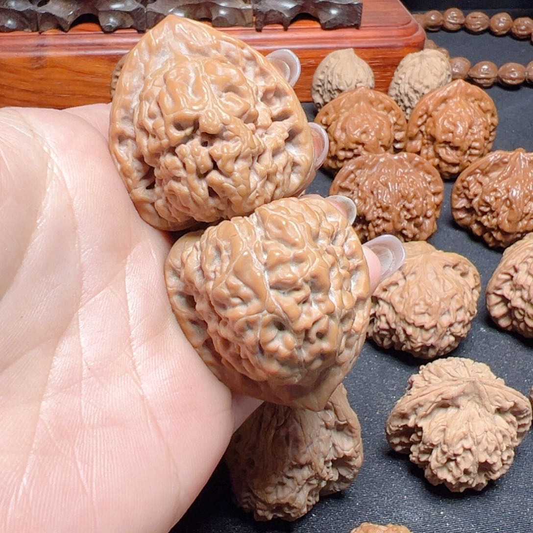 文玩核桃把件金字塔36