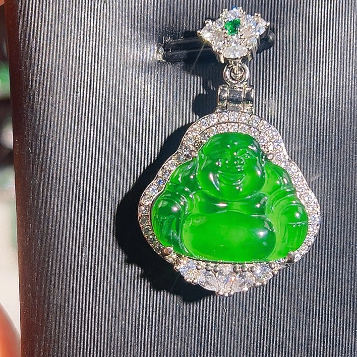 翡翠颈饰未镶嵌5555，