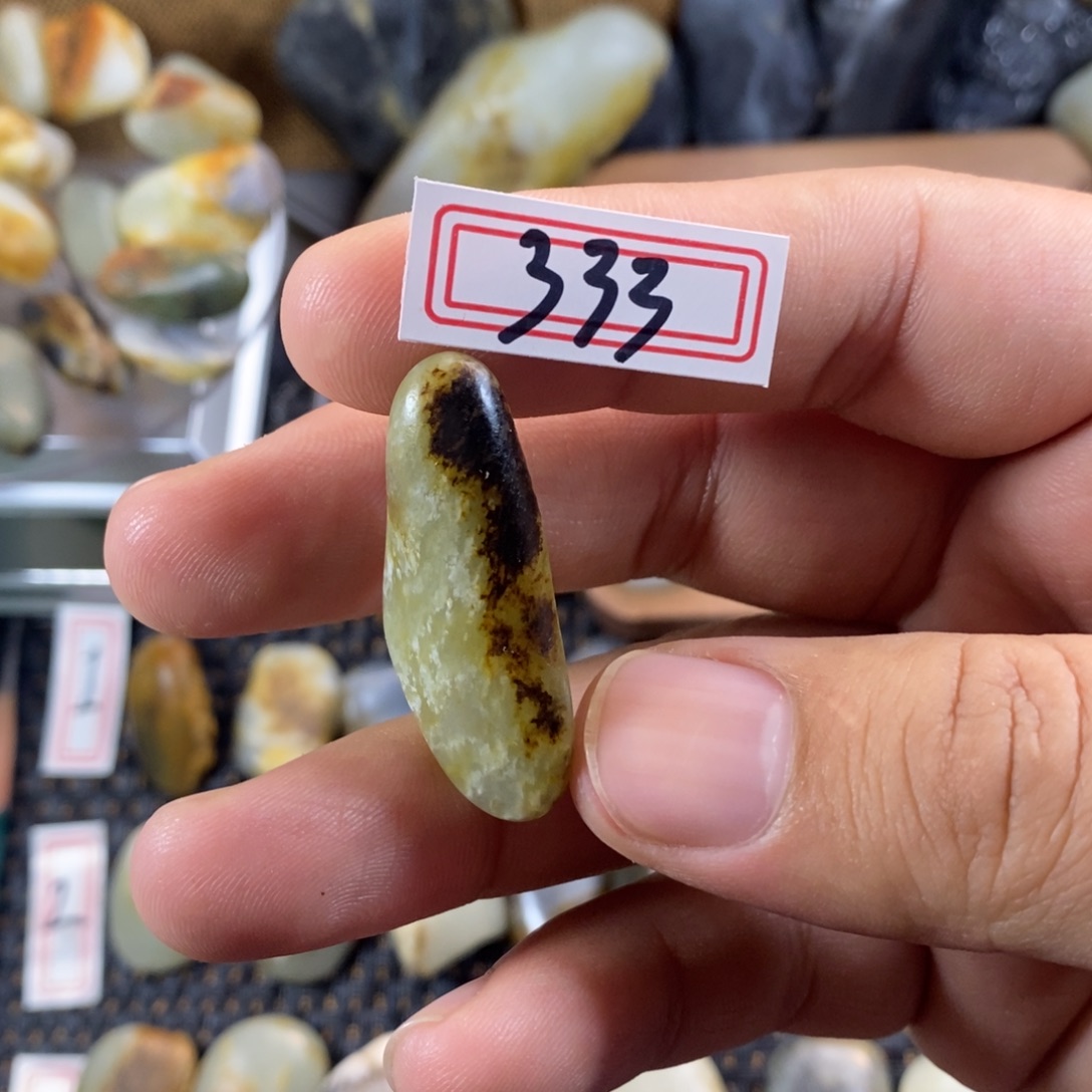 和田玉（糖玉）未镶嵌挂件