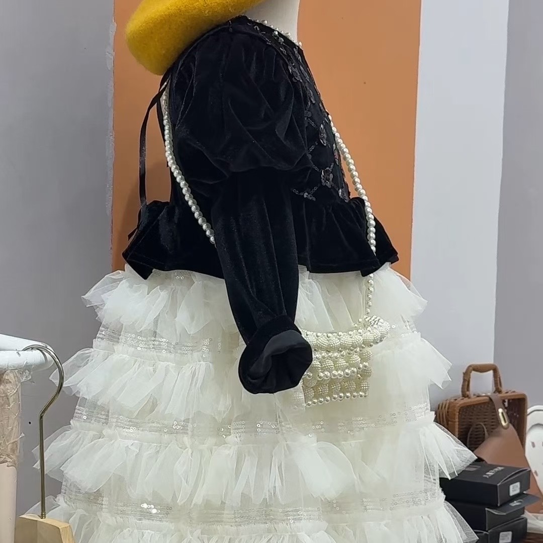 秋季蛋糕裙童装女纯色蓬蓬裙黑色连衣裙蝴蝶长袖