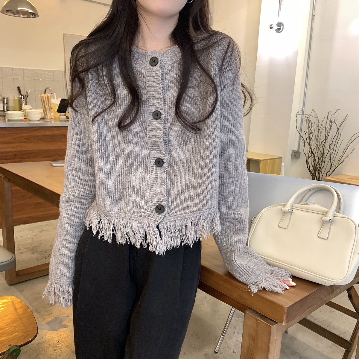 流苏女2025年春秋新款宽松慵懒设计感小众短款长袖