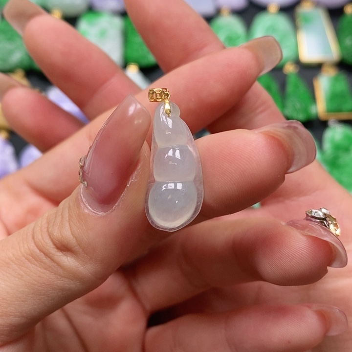 翡翠颈饰未镶嵌吊坠