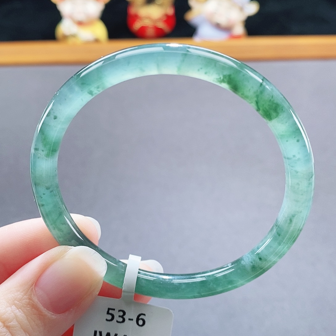 翡翠未镶嵌手镯64