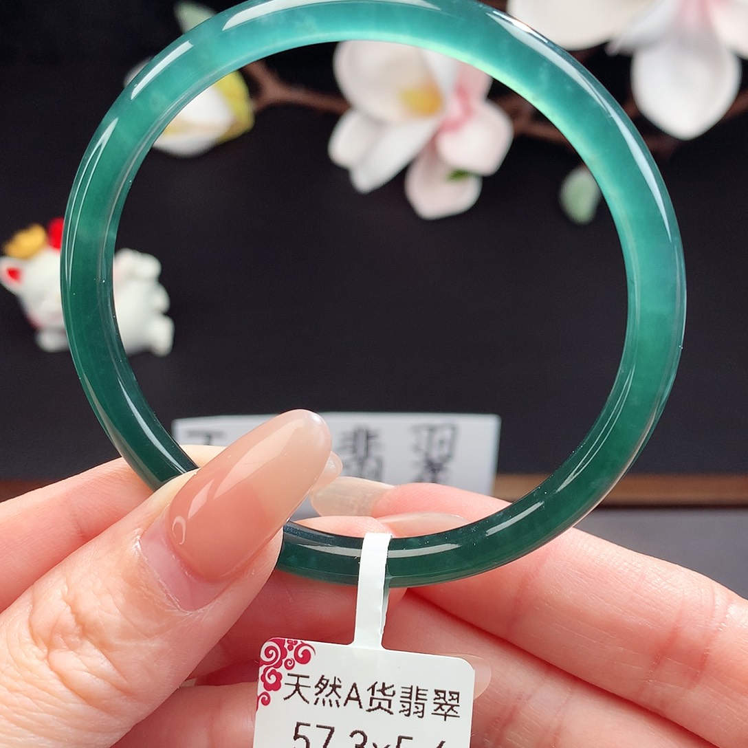 翡翠手镯（圆镯）未镶嵌