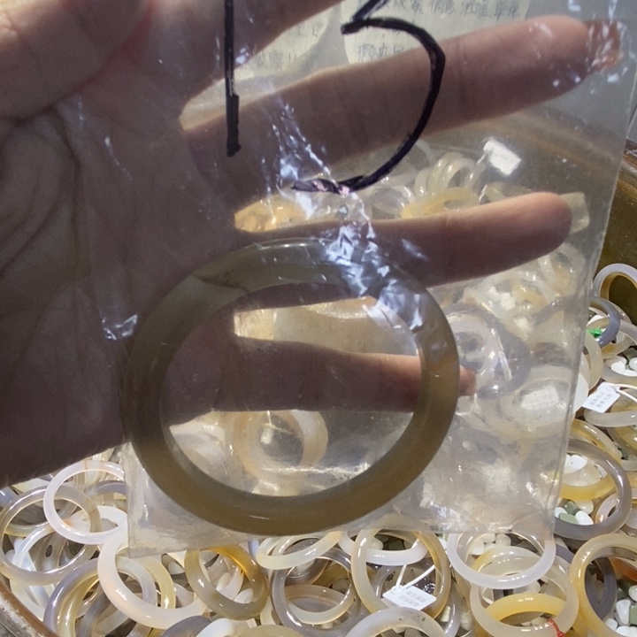 优***c玛瑙/玉髓未镶嵌手镯13号