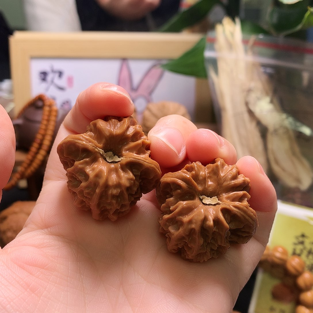 文玩核桃吊坠大龙35