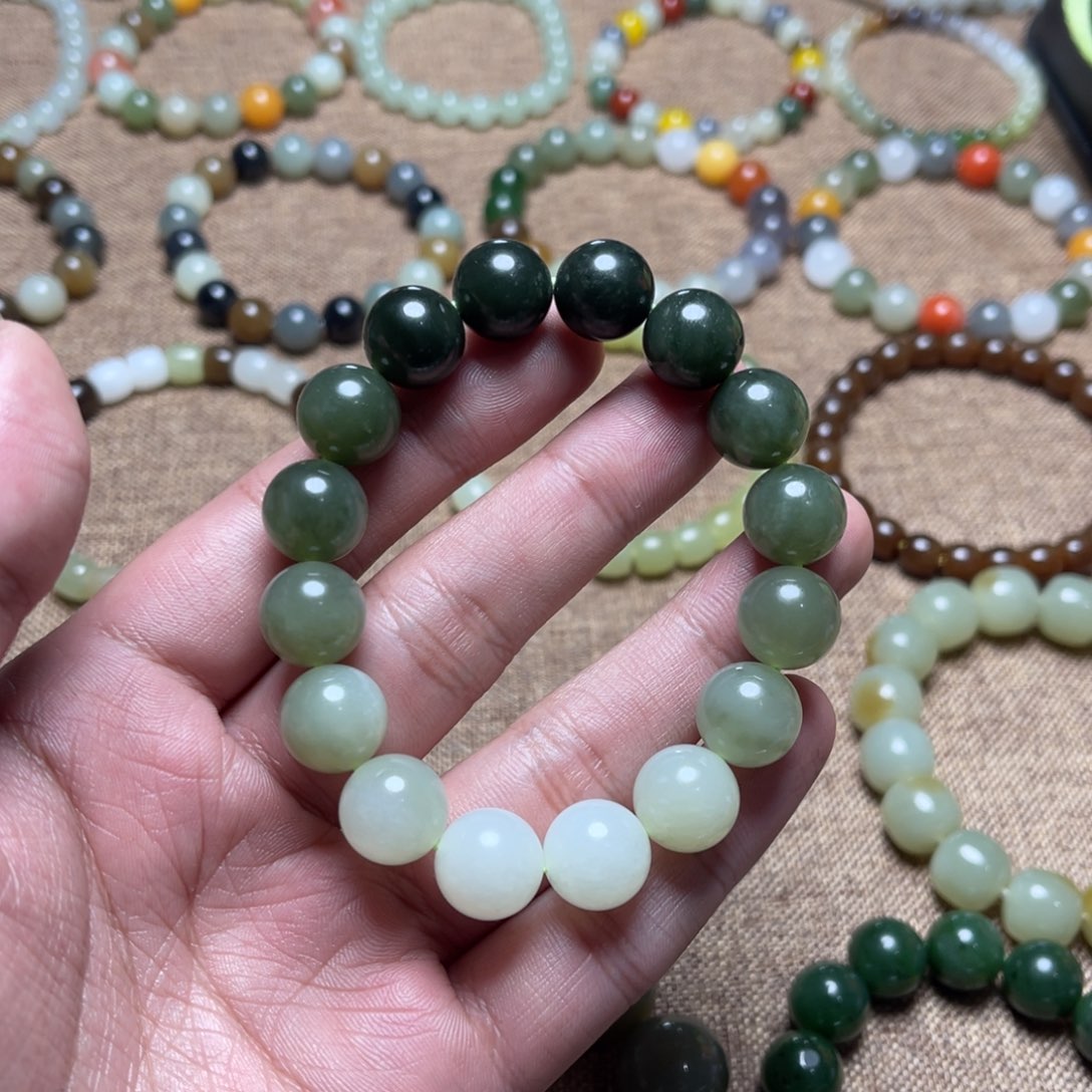 不***垢和田玉未镶嵌手链