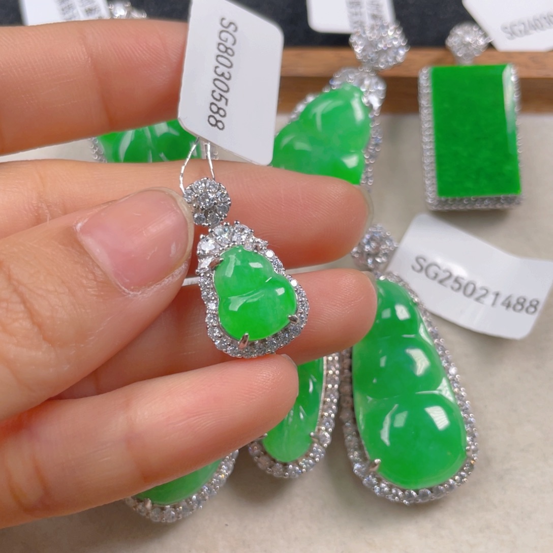 翡翠颈饰银S925镶嵌翡翠