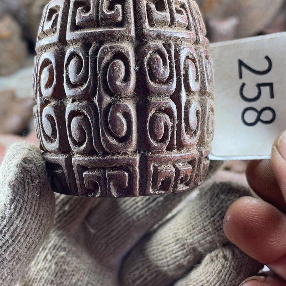 和田玉（糖玉）未镶嵌挂件