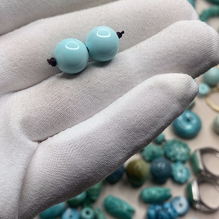 绿松石颈饰未镶嵌