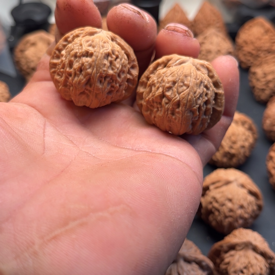 别***.文玩核桃吊坠白狮子