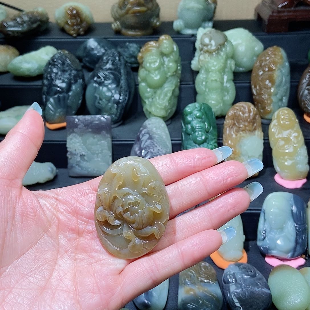 和田玉颈饰未镶嵌