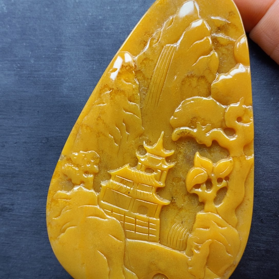 石英质玉（黄龙玉）颈饰未镶嵌