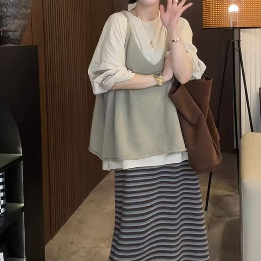 减龄穿搭高级感套装慵懒宽松长袖T恤针织马甲条纹半身裙三件套女