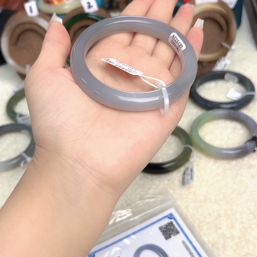 和田玉（糖玉）未镶嵌手镯