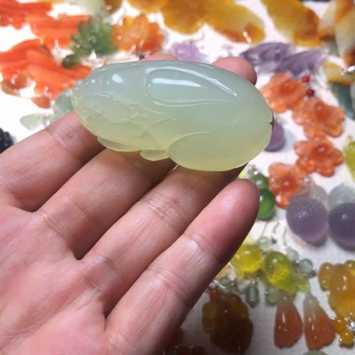 未镶嵌蛇纹石玉耳坠