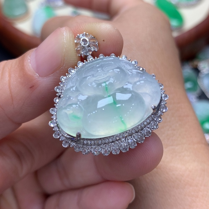 翡翠吊坠(不含链)18K金镶嵌