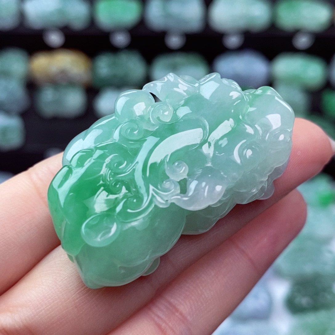 翡翠颈饰未镶嵌天然