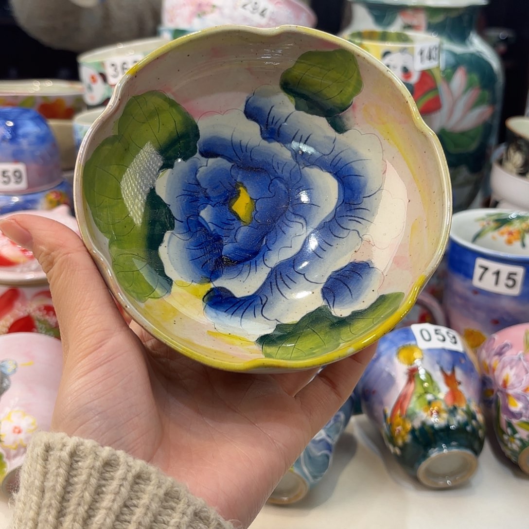 瓷片兔兔好可爱呀打