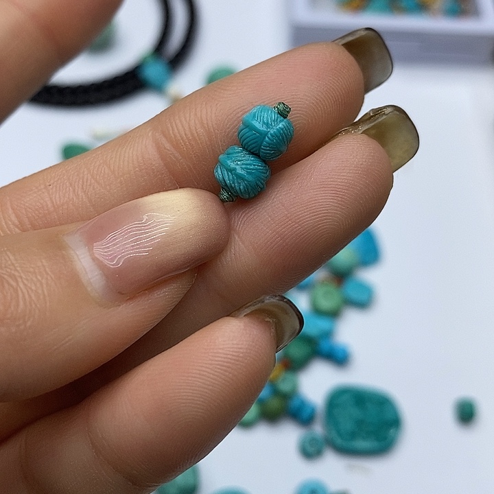 绿松石未镶嵌珠宝奇石