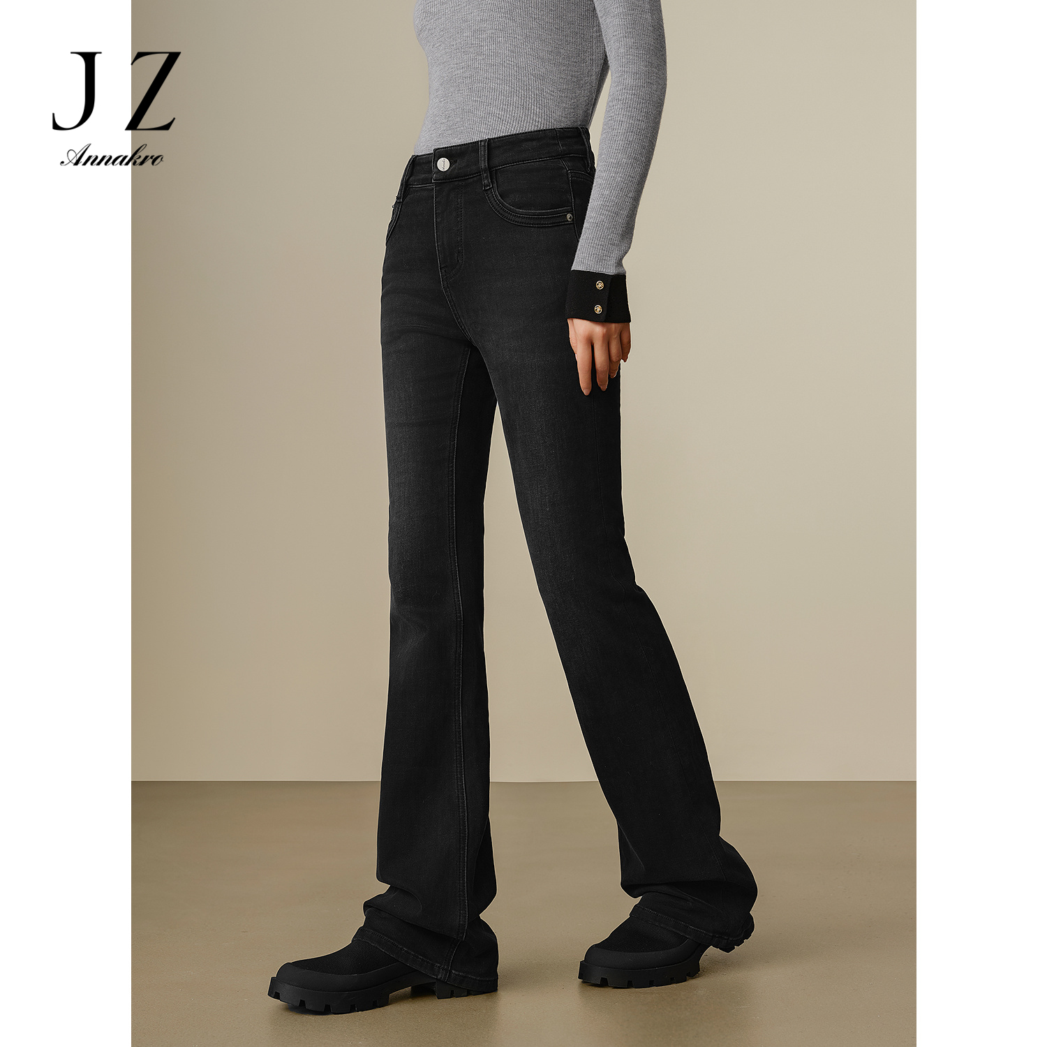 【籽言专属】玖姿安娜蔻JTED12115时尚复古水洗加绒微喇裤牛仔