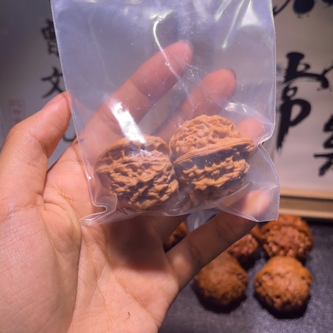 小***汾文玩核桃吊坠35天地