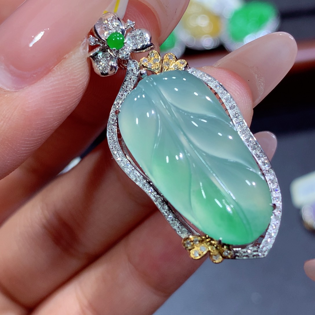 翡翠18K金镶嵌吊坠(不含链)