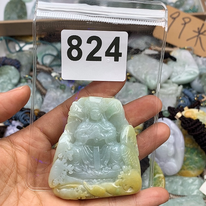 翡翠颈饰未镶嵌慧****板翡翠