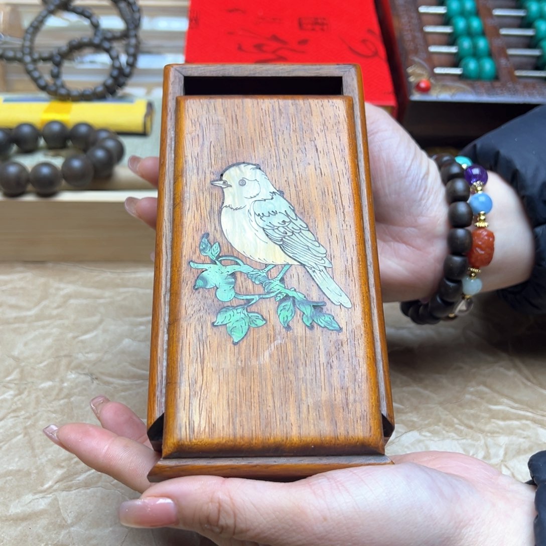 大叶紫檀（黑酸枝木类）