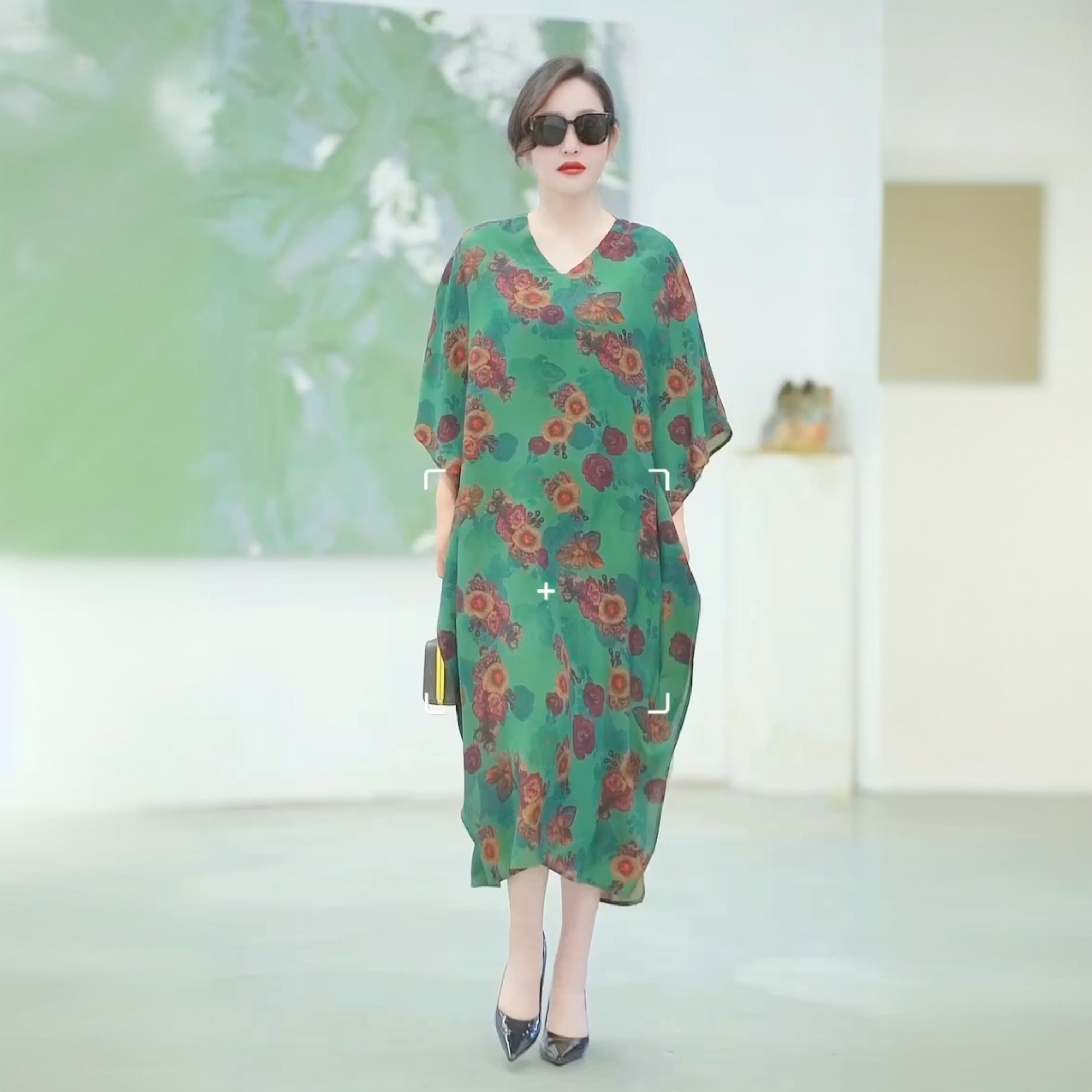 新款时尚轻奢宽松气质显瘦连衣裙33082